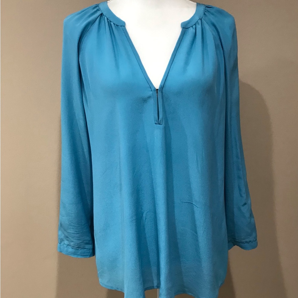 🍏🍏 Joie Women’s 100% Silk, Sleeves, Elongated Tip, Size M